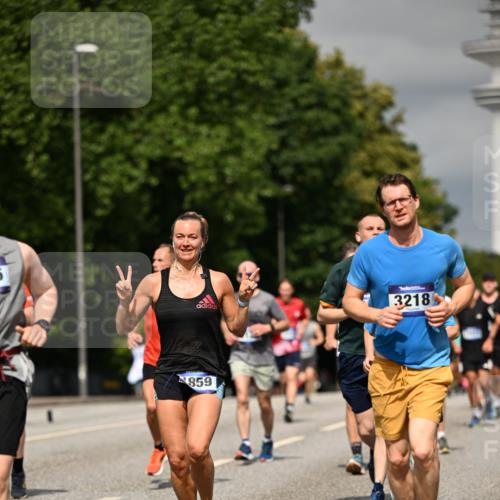 29.06.2025 - hella hamburg halbmarathon Dr. Thomas Lammeyer http://msf.ph/oto/8320981 29.06.2025 10:17:23 Kennedybrücke 1007, 1859, 2055, 2359, 2721, 2904, 2961, 2987, 3218, 3729, 4554, 4950, 5232, 6026, 6207, 7346, 7460, 8279, 8913, 9128, 9612 meine-sportfotos.de