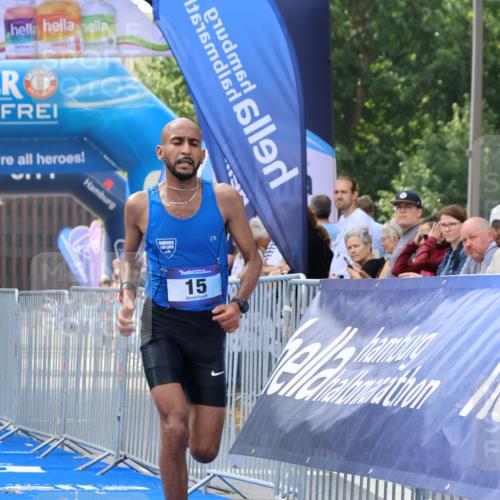 29.06.2025 - hella hamburg halbmarathon Strokosch-Dieckow http://msf.ph/oto/8321177 29.06.2025 10:04:06 Ziel 15 meine-sportfotos.de