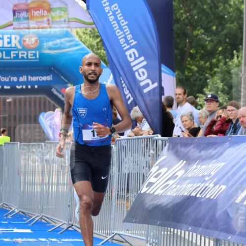 29.06.2025 - hella hamburg halbmarathon Strokosch-Dieckow http://msf.ph/oto/8321230 29.06.2025 10:04:06 Ziel 15 meine-sportfotos.de