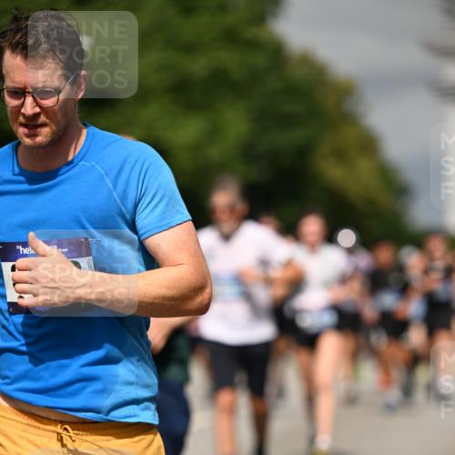 29.06.2025 - hella hamburg halbmarathon Dr. Thomas Lammeyer http://msf.ph/oto/8321352 29.06.2025 10:17:26 Kennedybrücke 1007, 1194, 1859, 1939, 2055, 2359, 2721, 2904, 2961, 2987, 3218, 3729, 4950, 5232, 6026, 6207, 7346, 7460, 8279, 8913, 9128, 9612 meine-sportfotos.de