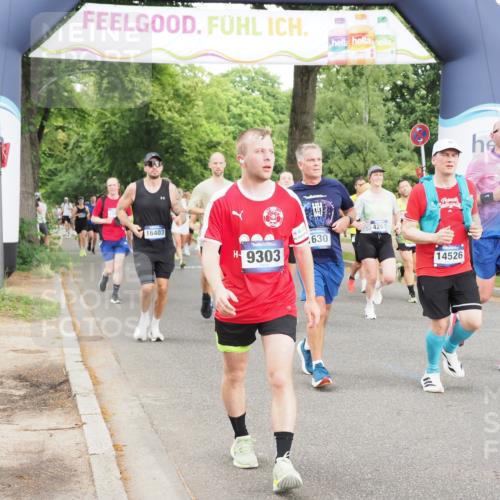 29.06.2025 - hella hamburg halbmarathon MichiJ http://msf.ph/oto/8321366 29.06.2025 10:37:20 Zwischen KM18-KM19 1630, 2013, 4261, 6115, 7100, 8112, 8437, 8454, 8657, 9491, 9597, 9695, 10860, 12203, 13225, 14012, 14526, 15620, 15803, 16403, 16891, 18489, 19020 meine-sportfotos.de