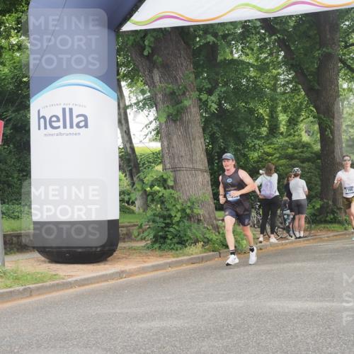 29.06.2025 - hella hamburg halbmarathon KatJ http://msf.ph/oto/8321393 29.06.2025 10:16:31 Zwischen KM18-KM19  meine-sportfotos.de