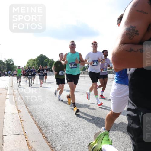 29.06.2025 - hella hamburg halbmarathon Lena Gebhardt http://msf.ph/oto/8321411 29.06.2025 09:48:07 Lombardsbrücke 1385, 5315, 1743, 6684, 149, 1164, 1385, 1562, 1743, 2196, 2296, 2714, 2767, 3959, 4602, 4860, 5091, 5092, 5315, 6684, 6829, 6990, 8084, 8362, 8901, 8933, 9178, 9944, 10384, 10404, 10793, 10900, 10968, 11019, 11202, 11227, 11559, 11620, 11745, 11929, 12290, 12462, 12514, 12865, 12916, 13419, 13514, 13595, 13798, 13854, 14387, 14601, 14875, 14908, 14934, 14952, 15015, 15261, 15415, 15701, 15959, 15965, 16119, 16158, 16964 meine-sportfotos.de