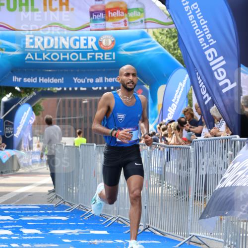 29.06.2025 - hella hamburg halbmarathon Strokosch-Dieckow http://msf.ph/oto/8321556 29.06.2025 10:04:06 Ziel 15 meine-sportfotos.de