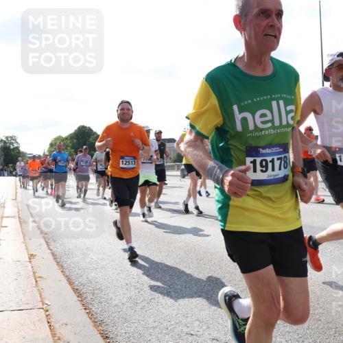 29.06.2025 - hella hamburg halbmarathon Lena Gebhardt http://msf.ph/oto/8321562 29.06.2025 10:00:07 Lombardsbrücke 2582, 12513, 19178, 14429, 666666, 1006, 1019, 1125, 1180, 1239, 1264, 1526, 1834, 1914, 1955, 2027, 2086, 2099, 2159, 2346, 2348, 2364, 2447, 2582, 2584, 2606, 2652, 2676, 2677, 2730, 2910, 3177, 3181, 3279, 3319, 3836, 3861, 3898, 4013, 4231, 4594, 4632, 4772, 4796, 4813, 5015, 5134, 5272, 5277, 5341, 5728, 6082, 6084, 6104, 6174, 6201, 6202, 6220, 6260, 6462, 6470, 6581, 6587, 8330, 10031, 11568, 11844 meine-sportfotos.de