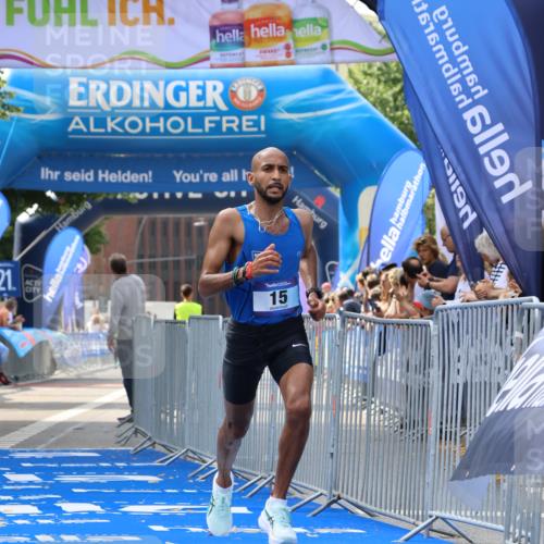 29.06.2025 - hella hamburg halbmarathon Strokosch-Dieckow http://msf.ph/oto/8321585 29.06.2025 10:04:06 Ziel 15 meine-sportfotos.de