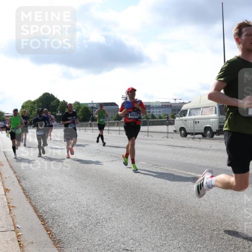 29.06.2025 - hella hamburg halbmarathon Lena Gebhardt http://msf.ph/oto/8321621 29.06.2025 09:48:08 Lombardsbrücke 5, 12514, 3959, 3959, 18679, 6829, 335, 1385, 55666, 1164, 1385, 1562, 1743, 2196, 2296, 2714, 2767, 3959, 4602, 4860, 5091, 5092, 5315, 6684, 6829, 6990, 8362, 8901, 8933, 9178, 9944, 10384, 10404, 10793, 10900, 10968, 11202, 11227, 11620, 11745, 11929, 12290, 12462, 12514, 12865, 12916, 13514, 13595, 13798, 13854, 14387, 14601, 14875, 14908, 14934, 14952, 15015, 15261, 15415, 15701, 15959, 15965, 16119, 16158, 16964 meine-sportfotos.de