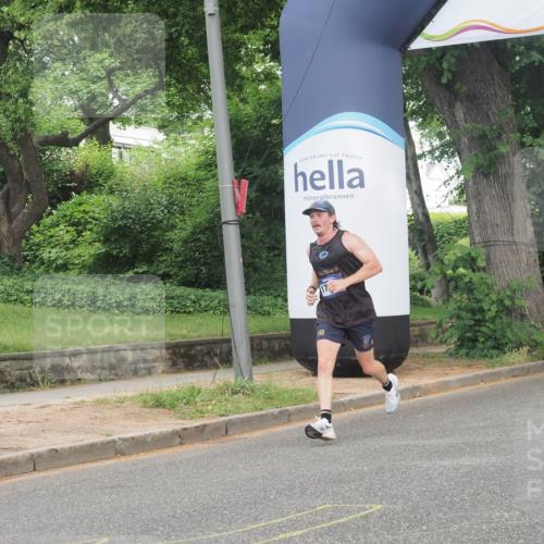29.06.2025 - hella hamburg halbmarathon KatJ http://msf.ph/oto/8321629 29.06.2025 10:16:32 Zwischen KM18-KM19  meine-sportfotos.de