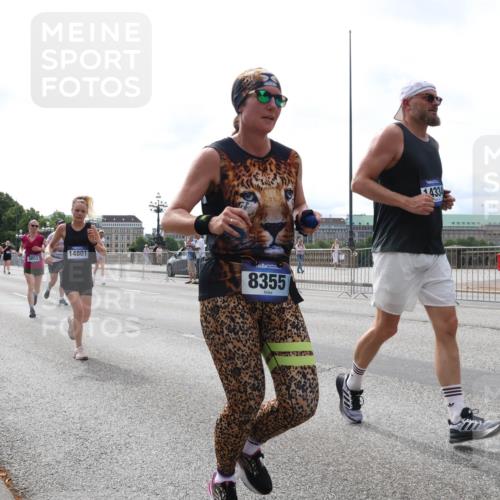 29.06.2025 - hella hamburg halbmarathon Lena Gebhardt http://msf.ph/oto/8321632 29.06.2025 10:22:53 Lombardsbrücke 5223, 3003, 14801, 8355, 4334, 1029, 1853, 2294, 2479, 2766, 2886, 3003, 3029, 3034, 3430, 3457, 3511, 3600, 3601, 4190, 4266, 4969, 5223, 5343, 5629, 5798, 6347, 6578, 6784, 6785, 6826, 6849, 6899, 7097, 7188, 7190, 7266, 7276, 7529, 7891, 7925, 8355, 8511, 8931, 9133, 9256, 9913, 10205, 10826, 12025, 12190, 12265, 13560, 13921, 14041, 14525, 14801 meine-sportfotos.de