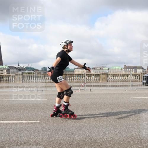29.06.2025 - hella hamburg halbmarathon Lena Gebhardt http://msf.ph/oto/8321638 29.06.2025 09:07:45 Lombardsbrücke 532 meine-sportfotos.de