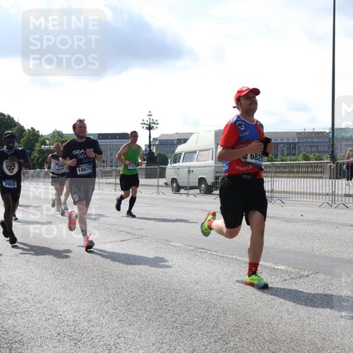 29.06.2025 - hella hamburg halbmarathon Lena Gebhardt http://msf.ph/oto/8321696 29.06.2025 09:48:08 Lombardsbrücke 12514, 3959, 18679, 6820, 1164, 1385, 1562, 1743, 2196, 2296, 2714, 2767, 3959, 4602, 4860, 5091, 5092, 5315, 6684, 6829, 6990, 8362, 8901, 8933, 9178, 9944, 10384, 10404, 10793, 10900, 10968, 11202, 11227, 11620, 11745, 11929, 12290, 12462, 12514, 12865, 12916, 13514, 13595, 13798, 13854, 14387, 14601, 14875, 14908, 14934, 14952, 15015, 15261, 15415, 15701, 15959, 15965, 16119, 16158, 16964 meine-sportfotos.de