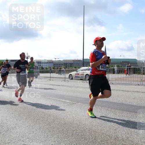 29.06.2025 - hella hamburg halbmarathon Lena Gebhardt http://msf.ph/oto/8321751 29.06.2025 09:48:09 Lombardsbrücke 12514, 3959, 4860, 18679, 17217, 6829, 1164, 1385, 1562, 1743, 2196, 2296, 2714, 2767, 3959, 4602, 4860, 5091, 5092, 5315, 6684, 6829, 6990, 8362, 8901, 8933, 9178, 9944, 10384, 10404, 10793, 10900, 10968, 11202, 11227, 11620, 11745, 11929, 12290, 12462, 12514, 12865, 12916, 13514, 13595, 13798, 13854, 14387, 14601, 14875, 14908, 14934, 14952, 15015, 15261, 15415, 15701, 15931, 15959, 15965, 16119, 16158, 16964 meine-sportfotos.de