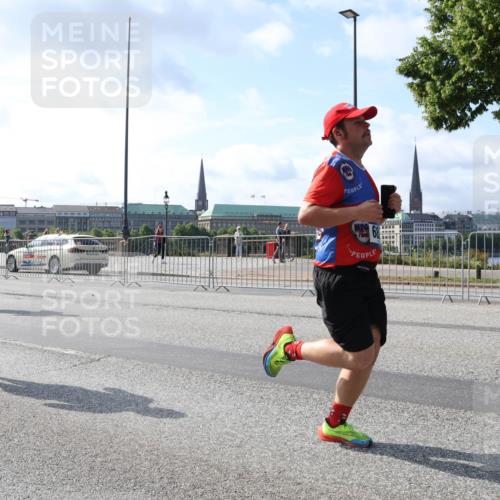29.06.2025 - hella hamburg halbmarathon Lena Gebhardt http://msf.ph/oto/8321781 29.06.2025 09:48:09 Lombardsbrücke 18679, 1164, 1385, 1562, 1743, 2196, 2296, 2714, 2767, 3959, 4602, 4860, 5091, 5092, 5315, 6684, 6829, 6990, 8362, 8901, 8933, 9178, 9944, 10384, 10404, 10793, 10900, 10968, 11202, 11227, 11620, 11745, 11929, 12290, 12462, 12514, 12865, 12916, 13514, 13595, 13798, 13854, 14387, 14601, 14875, 14908, 14934, 14952, 15015, 15261, 15415, 15701, 15931, 15959, 15965, 16119, 16158, 16964 meine-sportfotos.de