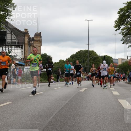 29.06.2025 - hella hamburg halbmarathon Yannick Fuchs http://msf.ph/oto/8321791 29.06.2025 10:51:10 20KM 1387, 1485, 1715, 1719, 1972, 2282, 2417, 2652, 2676, 3435, 4167, 4261, 5015, 5033, 5134, 5457, 5458, 5728, 6272, 6720, 7159, 7269, 8744, 9577, 11043, 11590, 11612, 11832, 12773, 12774, 13245, 13376, 13523, 13863, 14361, 14369, 14737, 14881, 14951, 15090, 15110, 15125, 15145, 15189, 15220, 15664, 15726, 16093, 16418, 16830, 16909, 17160, 17201, 17617, 17758, 17769, 17779, 17828, 17848, 18388 meine-sportfotos.de