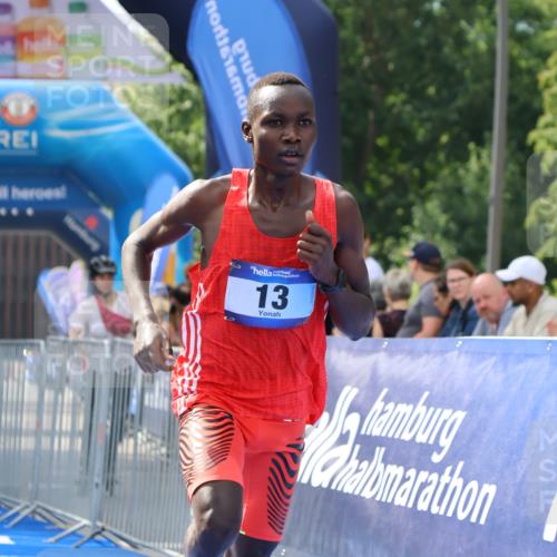 29.06.2025 - hella hamburg halbmarathon Strokosch-Dieckow http://msf.ph/oto/8321801 29.06.2025 10:03:54 Ziel 13 meine-sportfotos.de