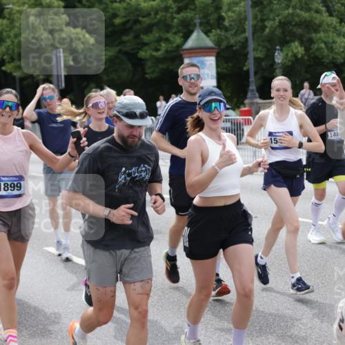 29.06.2025 - hella hamburg halbmarathon Jannik Wohlers http://msf.ph/oto/8321847 29.06.2025 10:39:34 Lombardsbrücke 1058, 1076, 1291, 1586, 1691, 1899, 2313, 2866, 2888, 3046, 3882, 3883, 3884, 4471, 4752, 5229, 5654, 5877, 5901, 6097, 6698, 6750, 6890, 7045, 7455, 7456, 8107, 8612, 8622, 8815, 8865, 8866, 9080, 9195, 9292, 9495, 10441, 10648, 10806, 10901, 10939, 11188, 11242, 11244, 11664, 11874, 12414, 12883, 12906, 13644, 14327, 14578, 15111, 16532, 16784, 18157, 19163 meine-sportfotos.de