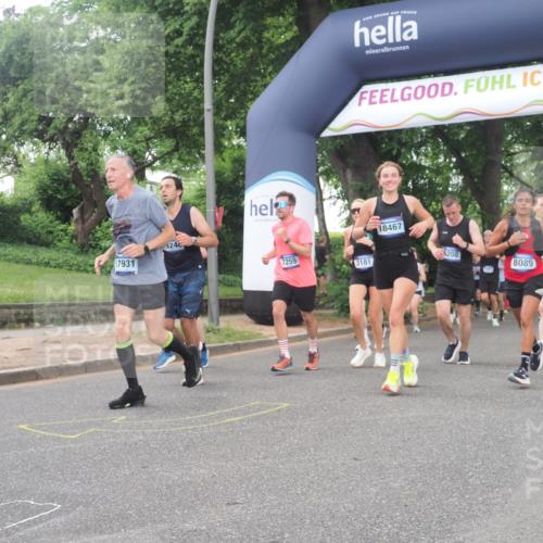 29.06.2025 - hella hamburg halbmarathon KatJ http://msf.ph/oto/8321904 29.06.2025 10:46:02 Zwischen KM18-KM19 2957, 3181, 6208, 7259, 8089 meine-sportfotos.de