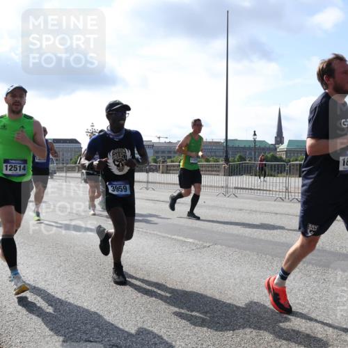 29.06.2025 - hella hamburg halbmarathon Lena Gebhardt http://msf.ph/oto/8321910 29.06.2025 09:48:10 Lombardsbrücke 11929, 12514, 135, 3959, 1867, 1164, 1385, 1562, 1710, 1743, 2196, 2296, 2714, 2767, 3959, 4602, 4860, 5091, 5092, 5315, 6684, 6829, 6990, 8362, 8901, 8933, 9178, 9944, 10384, 10404, 10793, 10900, 10968, 11202, 11227, 11620, 11745, 11929, 12290, 12462, 12514, 12865, 12916, 13514, 13595, 13798, 13854, 14387, 14601, 14875, 14908, 14934, 14952, 15015, 15261, 15415, 15701, 15931, 15959, 15965, 16119, 16158, 16964 meine-sportfotos.de