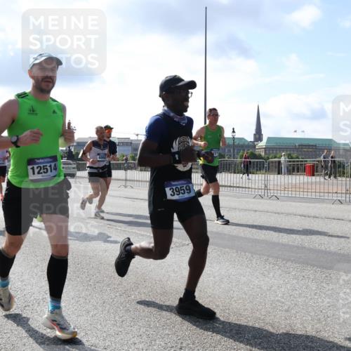 29.06.2025 - hella hamburg halbmarathon Lena Gebhardt http://msf.ph/oto/8321951 29.06.2025 09:48:10 Lombardsbrücke 11929, 16119, 12514, 4860, 3959, 1164, 1385, 1562, 1710, 1743, 2196, 2296, 2714, 2767, 3959, 4602, 4860, 5091, 5092, 5315, 6684, 6829, 6990, 8362, 8901, 8933, 9178, 9944, 10384, 10404, 10793, 10900, 10968, 11202, 11227, 11620, 11745, 11929, 12290, 12462, 12514, 12865, 12916, 13514, 13595, 13798, 13854, 14387, 14601, 14875, 14908, 14934, 14952, 15015, 15261, 15415, 15701, 15931, 15959, 15965, 16119, 16158, 16964 meine-sportfotos.de