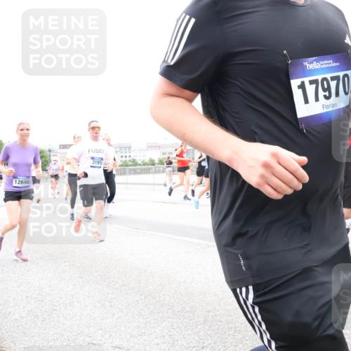29.06.2025 - hella hamburg halbmarathon Lena Gebhardt http://msf.ph/oto/8322021 29.06.2025 10:57:26 Lombardsbrücke 17914, 12698, 3195, 17970, 1123, 1242, 1248, 1265, 1643, 2041, 2370, 2871, 3191, 3195, 3385, 3388, 3433, 3470, 3485, 3723, 3750, 3851, 3954, 4086, 4106, 4180, 4197, 4241, 4485, 4521, 4568, 4569, 4611, 4830, 4998, 5057, 5117, 5316, 5632, 5639, 5736, 5738, 6053, 6827, 6832, 6857, 6916, 6981, 7172, 7592, 7720, 7728, 7787, 7964, 8035, 8039, 8224, 8287, 8386, 8540, 8546, 8552, 8679, 8708, 8851, 8853, 8873, 9059, 9110, 9233, 9298, 9299, 9318, 9496 meine-sportfotos.de