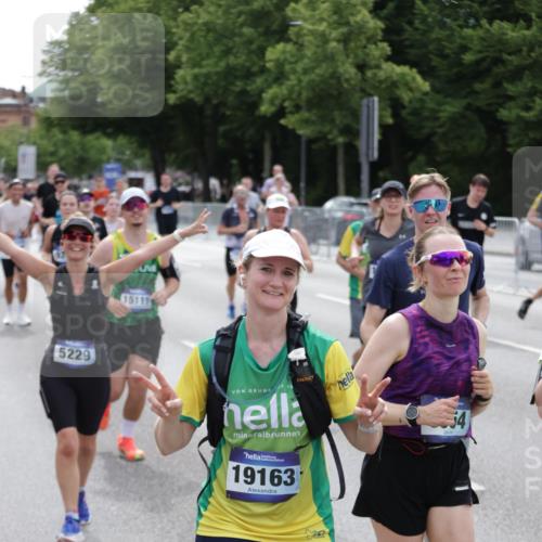 29.06.2025 - hella hamburg halbmarathon Jannik Wohlers http://msf.ph/oto/8322110 29.06.2025 10:39:35 Lombardsbrücke 1058, 1076, 1291, 1586, 1691, 1899, 2254, 2313, 2866, 2888, 3046, 3882, 3883, 3884, 4173, 4471, 5229, 5654, 5877, 5901, 6097, 6548, 6698, 6750, 6890, 7045, 7455, 7456, 8107, 8612, 8622, 8815, 8865, 8866, 9080, 9195, 9292, 9495, 10648, 10806, 10901, 10939, 11188, 11242, 11244, 11874, 12414, 12883, 12906, 13577, 13644, 14327, 14578, 15111, 16532, 16784, 18157, 19163 meine-sportfotos.de