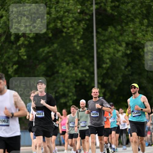 29.06.2025 - hella hamburg halbmarathon Dr. Thomas Lammeyer http://msf.ph/oto/8322141 29.06.2025 10:39:16 Kennedybrücke 1417, 1497, 1821, 1849, 2265, 2482, 3130, 3409, 4564, 4884, 5027, 5793, 6335, 6379, 6571, 6746, 6803, 6859, 7020, 7386, 7733, 8369, 9164, 9248, 9342, 10335, 10393, 10464, 10606, 11320 meine-sportfotos.de