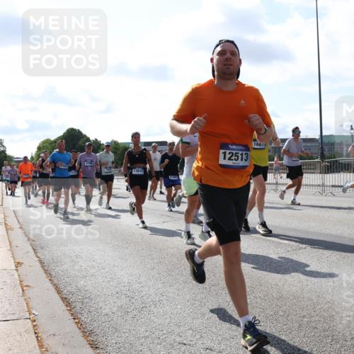 29.06.2025 - hella hamburg halbmarathon Lena Gebhardt http://msf.ph/oto/8322159 29.06.2025 10:00:08 Lombardsbrücke 2582, 4796, 7824, 16636, 13847, 8364, 12513, 168, 1, 1006, 1019, 1125, 1180, 1239, 1264, 1526, 1834, 1914, 1955, 2027, 2086, 2099, 2159, 2346, 2348, 2364, 2447, 2582, 2584, 2606, 2652, 2676, 2677, 2730, 2910, 3177, 3181, 3279, 3319, 3836, 3861, 3898, 4013, 4231, 4594, 4632, 4772, 4796, 4813, 4940, 5015, 5134, 5272, 5277, 5341, 5728, 6082, 6084, 6104, 6174, 6201, 6202, 6220, 6260, 6462, 6470, 6581, 6587, 8330, 10031, 11568, 11844 meine-sportfotos.de