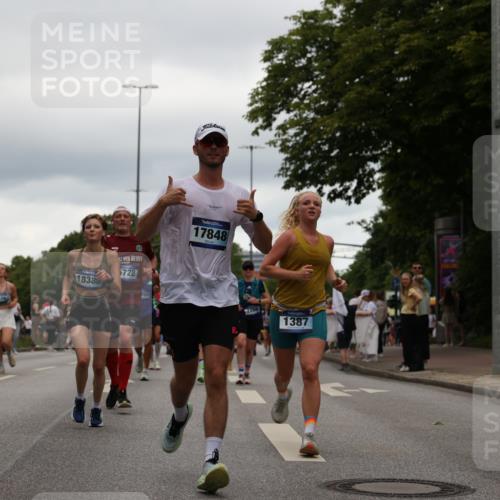 29.06.2025 - hella hamburg halbmarathon Yannick Fuchs http://msf.ph/oto/8322215 29.06.2025 10:51:15 20KM 1200, 1239, 1387, 1563, 1715, 1719, 1972, 2282, 2417, 2652, 2676, 4167, 4261, 5015, 5134, 5457, 5458, 5728, 6272, 6720, 6892, 7159, 7269, 8744, 9577, 10383, 10408, 11043, 11832, 12144, 12509, 12773, 12774, 13245, 13376, 13523, 13664, 14361, 14737, 14881, 14951, 15090, 15110, 15125, 15189, 15220, 15349, 15664, 16093, 16418, 16830, 16909, 17160, 17201, 17758, 17769, 17828, 17848, 18388 meine-sportfotos.de