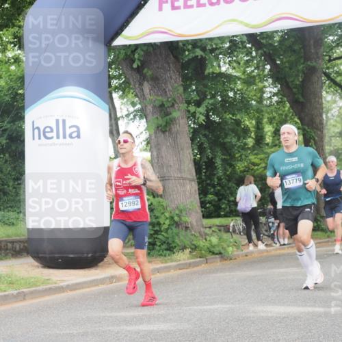 29.06.2025 - hella hamburg halbmarathon KatJ http://msf.ph/oto/8322221 29.06.2025 10:16:38 Zwischen KM18-KM19 7380 meine-sportfotos.de