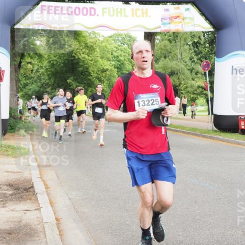 29.06.2025 - hella hamburg halbmarathon MichiJ http://msf.ph/oto/8322224 29.06.2025 10:37:23 Zwischen KM18-KM19 1381, 1630, 2013, 4261, 6115, 7100, 8112, 8657, 9491, 9695, 10860, 13225, 13688, 14012, 14526, 15523, 15620, 15803, 16403, 16891, 18489, 19020 meine-sportfotos.de