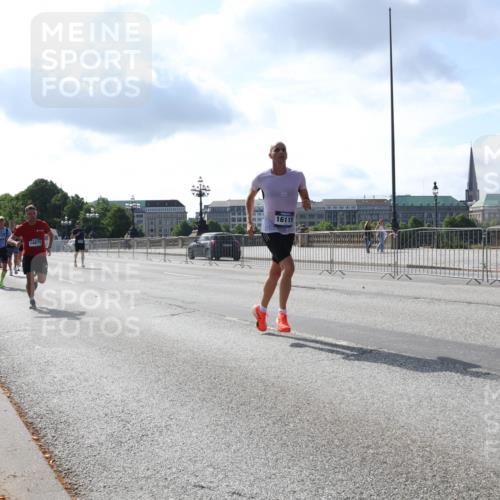 29.06.2025 - hella hamburg halbmarathon Lena Gebhardt http://msf.ph/oto/8322241 29.06.2025 09:48:12 Lombardsbrücke 14875, 16119, 1164, 1290, 1385, 1505, 1562, 1710, 1743, 2196, 2296, 2714, 2767, 3959, 4602, 4860, 5091, 5092, 5315, 6684, 6829, 6990, 7884, 8362, 8901, 8933, 9178, 9944, 10384, 10404, 10793, 10900, 10968, 11202, 11227, 11620, 11745, 11929, 12051, 12290, 12462, 12488, 12514, 12865, 12916, 13514, 13595, 13798, 13854, 13975, 14387, 14601, 14875, 14908, 14934, 14952, 15015, 15261, 15415, 15701, 15931, 15959, 15965, 16119, 16158, 16964 meine-sportfotos.de