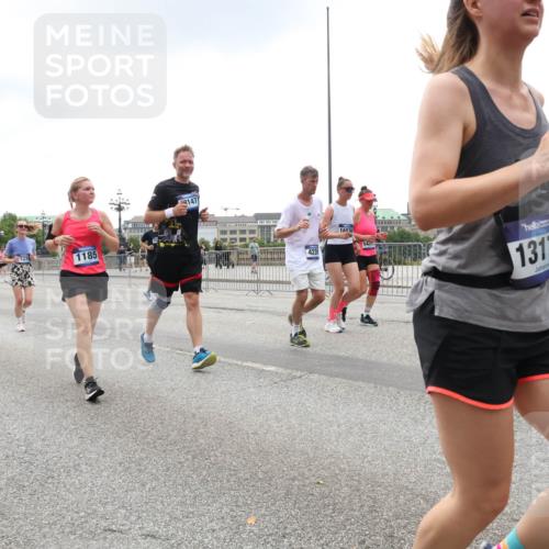 29.06.2025 - hella hamburg halbmarathon Lena Gebhardt http://msf.ph/oto/8322278 29.06.2025 10:47:18 Lombardsbrücke 17015, 1185, 147, 4239, 16836, 1437, 13172, 1073, 1185, 1286, 1363, 1434, 1463, 1523, 1593, 1607, 1704, 1720, 1961, 2148, 2211, 2320, 2327, 2407, 2537, 2555, 2556, 2665, 2882, 2981, 2994, 3339, 3823, 4037, 4184, 4239, 4325, 4483, 4806, 4895, 4974, 4975, 5111, 5114, 5621, 5622, 5796, 5895, 5953, 6255, 6256, 6485, 6496, 6879, 6995, 7073, 7403, 7430, 7431, 7630, 7631, 8105, 8131, 8270, 8486, 8553, 8684, 8706, 8915, 8953, 8967, 9018, 11351, 11458, 11730, 11738 meine-sportfotos.de