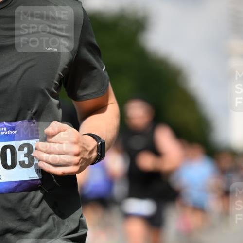 29.06.2025 - hella hamburg halbmarathon Dr. Thomas Lammeyer http://msf.ph/oto/8322353 29.06.2025 09:55:33 Kennedybrücke 1312, 1353, 1569, 1763, 2653, 2880, 3437, 3618, 3697, 4991, 5014, 5047, 5129, 5231, 5690, 5987, 6490, 6700, 6770, 8074, 8359, 8900, 9358, 9547, 9659, 10319, 10480, 10978, 11021, 11062 meine-sportfotos.de