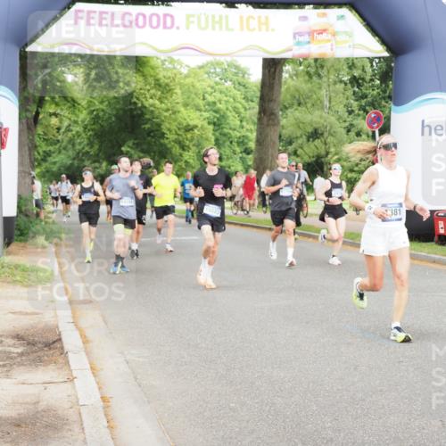 29.06.2025 - hella hamburg halbmarathon MichiJ http://msf.ph/oto/8322411 29.06.2025 10:37:24 Zwischen KM18-KM19 1381, 1630, 4261, 5978, 6115, 6712, 8657, 9695, 13225, 13688, 14012, 14526, 15523, 15620, 15803, 16403, 18064, 18489, 19020 meine-sportfotos.de