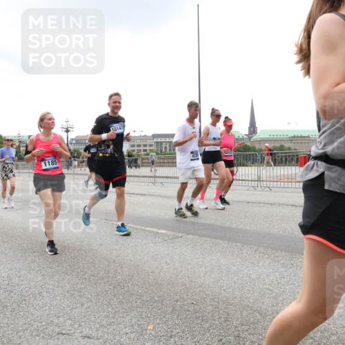 29.06.2025 - hella hamburg halbmarathon Lena Gebhardt http://msf.ph/oto/8322433 29.06.2025 10:47:19 Lombardsbrücke 17015, 1185, 13147, 13172, 1073, 1185, 1286, 1363, 1434, 1463, 1523, 1593, 1607, 1704, 1720, 1961, 2148, 2211, 2327, 2407, 2537, 2555, 2556, 2665, 2882, 2981, 2994, 3339, 3823, 4037, 4184, 4239, 4325, 4483, 4806, 4895, 4974, 4975, 5111, 5114, 5621, 5622, 5796, 5895, 5953, 6255, 6256, 6485, 6496, 6879, 6995, 7073, 7403, 7430, 7431, 7630, 7631, 8105, 8131, 8270, 8486, 8684, 8706, 8915, 8953, 8967, 9018, 11351, 11458, 11730, 11738 meine-sportfotos.de