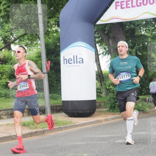 29.06.2025 - hella hamburg halbmarathon KatJ http://msf.ph/oto/8322553 29.06.2025 10:16:39 Zwischen KM18-KM19 7380 meine-sportfotos.de