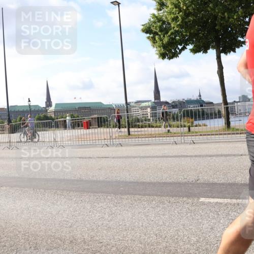 29.06.2025 - hella hamburg halbmarathon Lena Gebhardt http://msf.ph/oto/8322590 29.06.2025 09:48:15 Lombardsbrücke 1164, 1290, 1385, 1505, 1562, 1710, 1743, 2196, 2296, 2714, 2767, 3959, 4602, 4860, 5091, 5092, 5315, 5554, 5709, 6684, 6829, 6990, 7884, 8362, 8901, 8933, 9178, 9403, 9944, 10384, 10404, 10793, 10852, 10900, 11202, 11227, 11620, 11745, 11929, 12051, 12290, 12462, 12488, 12514, 12865, 12916, 13483, 13514, 13595, 13798, 13854, 13975, 14387, 14601, 14875, 14908, 14934, 14952, 15015, 15261, 15415, 15701, 15931, 15959, 15965, 16119, 16158, 16964 meine-sportfotos.de