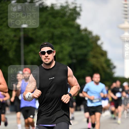 29.06.2025 - hella hamburg halbmarathon Dr. Thomas Lammeyer http://msf.ph/oto/8322594 29.06.2025 09:55:34 Kennedybrücke 1312, 1353, 1569, 1763, 2653, 2880, 3437, 3618, 3697, 4991, 5014, 5047, 5129, 5231, 5690, 5987, 6490, 6700, 6770, 8074, 8359, 8900, 9358, 9547, 9659, 10319, 10480, 10978, 11021, 11062 meine-sportfotos.de