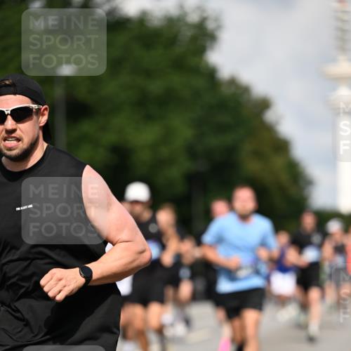29.06.2025 - hella hamburg halbmarathon Dr. Thomas Lammeyer http://msf.ph/oto/8322674 29.06.2025 09:55:34 Kennedybrücke 1312, 1353, 1569, 1763, 2653, 2880, 3437, 3618, 3697, 4991, 5014, 5047, 5129, 5231, 5690, 5987, 6490, 6700, 6770, 8074, 8359, 8900, 9358, 9547, 9659, 10319, 10480, 10978, 11021, 11062 meine-sportfotos.de