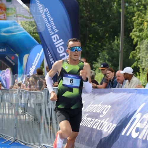 29.06.2025 - hella hamburg halbmarathon Strokosch-Dieckow http://msf.ph/oto/8322801 29.06.2025 10:03:43 Ziel 6 meine-sportfotos.de