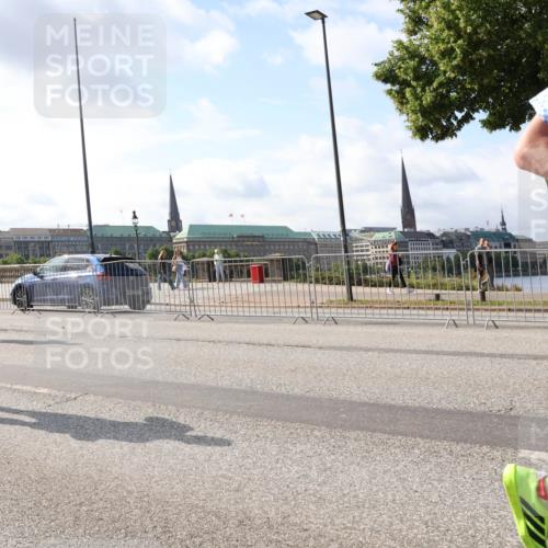 29.06.2025 - hella hamburg halbmarathon Lena Gebhardt http://msf.ph/oto/8322829 29.06.2025 09:48:17 Lombardsbrücke 15959, 3933, 1164, 1290, 1385, 1505, 1562, 1710, 1743, 2714, 2767, 3959, 4602, 4860, 5091, 5092, 5315, 5554, 5709, 6684, 6829, 6990, 7884, 8362, 8933, 9178, 9403, 9944, 10384, 10404, 10793, 10852, 10900, 11202, 11227, 11620, 11745, 11929, 12051, 12290, 12462, 12488, 12514, 12865, 12916, 13483, 13595, 13798, 13854, 13975, 14387, 14875, 14908, 14934, 14952, 15015, 15261, 15415, 15701, 15931, 15959, 15965, 16119, 16158, 16964 meine-sportfotos.de