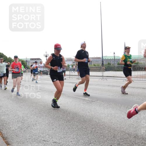 29.06.2025 - hella hamburg halbmarathon Lena Gebhardt http://msf.ph/oto/8322880 29.06.2025 10:37:37 Lombardsbrücke 3230, 130, 51, 1022, 1276, 1337, 1475, 1597, 1799, 1819, 1985, 2016, 2031, 2072, 2199, 2272, 2480, 2486, 2640, 2853, 3230, 3246, 3633, 4097, 4347, 4733, 5139, 5146, 5171, 5186, 5522, 5560, 5790, 5875, 5940, 6243, 6362, 6821, 6955, 7085, 7124, 7235, 7321, 7350, 7544, 7696, 7707, 7777, 7823, 8811, 8843, 8985, 9247, 9288, 9524, 9895, 10159, 10506, 10836, 11087, 11543, 12123, 12254, 12472, 12824, 16680, 17798 meine-sportfotos.de