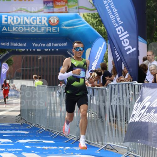 29.06.2025 - hella hamburg halbmarathon Strokosch-Dieckow http://msf.ph/oto/8322930 29.06.2025 10:03:43 Ziel 6 meine-sportfotos.de