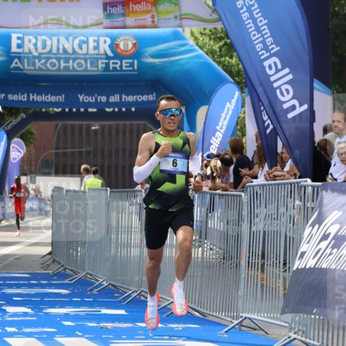 29.06.2025 - hella hamburg halbmarathon Strokosch-Dieckow http://msf.ph/oto/8322975 29.06.2025 10:03:42 Ziel 6 meine-sportfotos.de