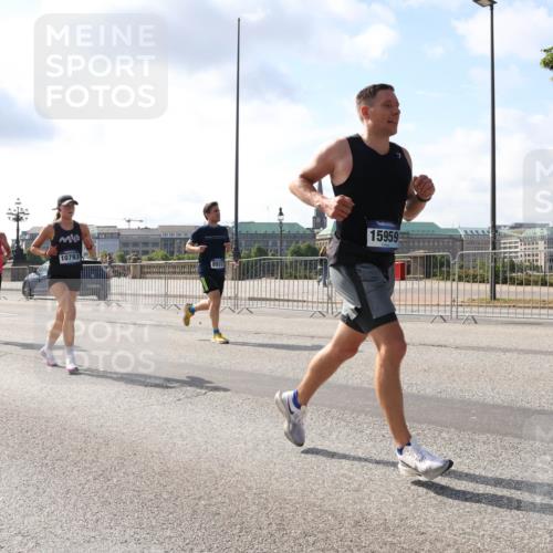 29.06.2025 - hella hamburg halbmarathon Lena Gebhardt http://msf.ph/oto/8322980 29.06.2025 09:48:18 Lombardsbrücke 18220, 10793, 15959, 1164, 1290, 1385, 1505, 1562, 1710, 1743, 2714, 2767, 3959, 4602, 4860, 5091, 5092, 5315, 5554, 5709, 6684, 6829, 6990, 7884, 8362, 8933, 9178, 9403, 9944, 10384, 10404, 10793, 10852, 10900, 11202, 11227, 11620, 11745, 11929, 12051, 12290, 12488, 12514, 12865, 12916, 13483, 13595, 13798, 13854, 13975, 14387, 14875, 14908, 14934, 14952, 15015, 15261, 15415, 15701, 15931, 15959, 15965, 16119, 16158 meine-sportfotos.de
