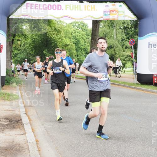29.06.2025 - hella hamburg halbmarathon MichiJ http://msf.ph/oto/8323128 29.06.2025 10:37:27 Zwischen KM18-KM19 1216, 1381, 4261, 5978, 6712, 9695, 13159, 13225, 13688, 14012, 14248, 15523, 15620, 16731, 18064, 18370, 18489, 19020 meine-sportfotos.de