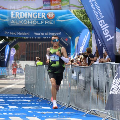 29.06.2025 - hella hamburg halbmarathon Strokosch-Dieckow http://msf.ph/oto/8323175 29.06.2025 10:03:42 Ziel 6 meine-sportfotos.de