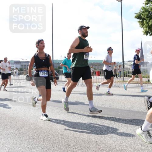 29.06.2025 - hella hamburg halbmarathon Lena Gebhardt http://msf.ph/oto/8323183 29.06.2025 10:00:09 Lombardsbrücke 4796, 824, 13847, 4013, 6581, 1006, 1019, 1125, 1180, 1239, 1264, 1526, 1834, 1914, 1955, 2027, 2086, 2099, 2159, 2346, 2348, 2364, 2447, 2582, 2584, 2606, 2652, 2676, 2677, 2730, 2910, 3042, 3177, 3181, 3319, 3836, 3861, 3898, 4013, 4231, 4419, 4594, 4632, 4772, 4796, 4813, 4940, 5015, 5134, 5272, 5277, 5341, 5728, 6082, 6084, 6104, 6174, 6201, 6202, 6220, 6260, 6462, 6470, 6581, 6587, 8330, 10031, 11568, 11844 meine-sportfotos.de