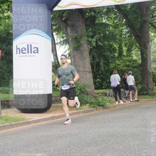 29.06.2025 - hella hamburg halbmarathon KatJ http://msf.ph/oto/8323231 29.06.2025 10:16:44 Zwischen KM18-KM19  meine-sportfotos.de