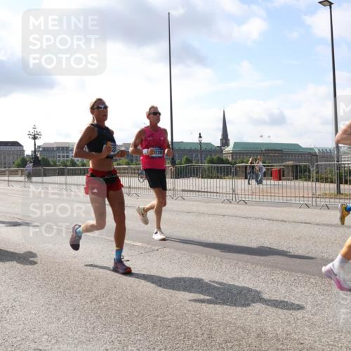 29.06.2025 - hella hamburg halbmarathon Lena Gebhardt http://msf.ph/oto/8323249 29.06.2025 09:48:19 Lombardsbrücke 12916, 17643, 10404, 3220, 10793, 1164, 1290, 1385, 1505, 1562, 1710, 1743, 2399, 2714, 2767, 3480, 3959, 4602, 4860, 5091, 5092, 5315, 5554, 5709, 6684, 6829, 6990, 7884, 8362, 8933, 9178, 9403, 9944, 10384, 10404, 10793, 10852, 10900, 11202, 11227, 11620, 11745, 11929, 12051, 12290, 12488, 12514, 12865, 12916, 13483, 13595, 13798, 13854, 13975, 14387, 14875, 14908, 14934, 14952, 15015, 15261, 15415, 15701, 15931, 15959, 15965, 16119, 16158 meine-sportfotos.de